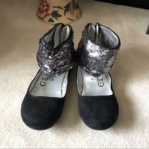 3/$25 Childrens Place, Sequins Ankle Flats, Size 4
